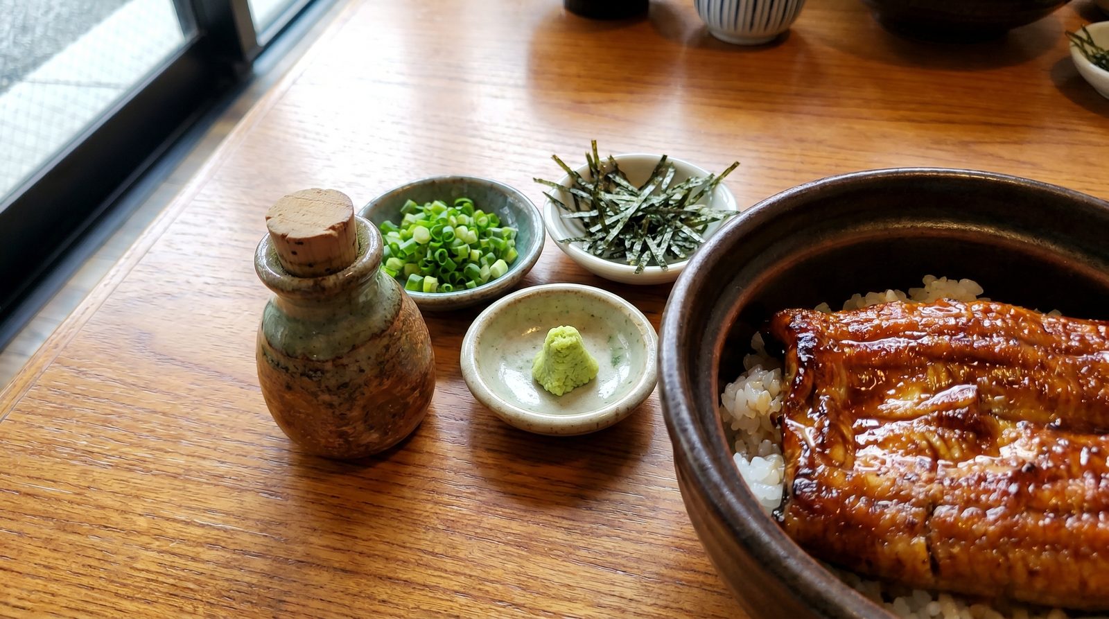 Sansho pepper and condiments served with grilled eel